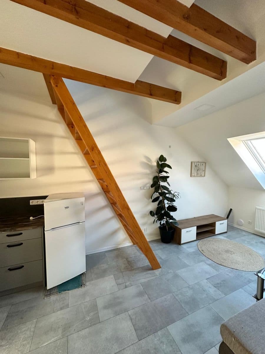 Pronájem bytu 2+kk 60 m², Komenského, Kladno, Středočeský kraj Pronájem bytu 2+kk 60 m², Komenského, Kladno, Středočeský kraj