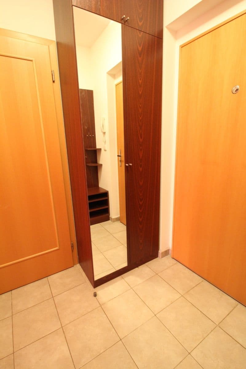 Pronájem bytu 1+kk 34 m², Mattioliho, Praha, Praha Pronájem bytu 1+kk 34 m², Mattioliho, Praha, Praha