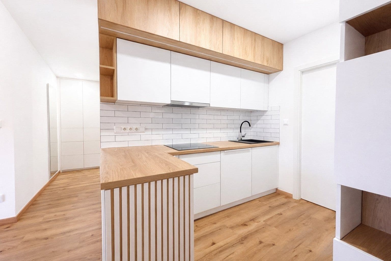 Pronájem bytu 3+kk 60 m², Kosmonautů, Mělník, Středočeský kraj Pronájem bytu 3+kk 60 m², Kosmonautů, Mělník, Středočeský kraj