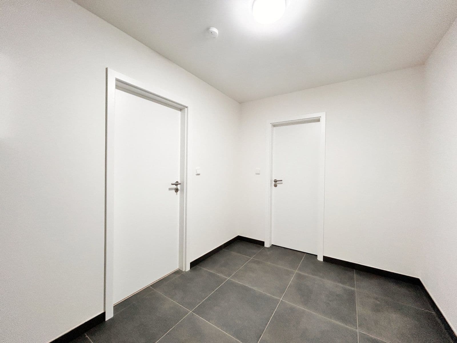 Pronájem bytu 1+kk 34 m², S. K. Neumanna, Kralupy nad Vltavou, Středočeský kraj Pronájem bytu 1+kk 34 m², S. K. Neumanna, Kralupy nad Vltavou, Středočeský kraj