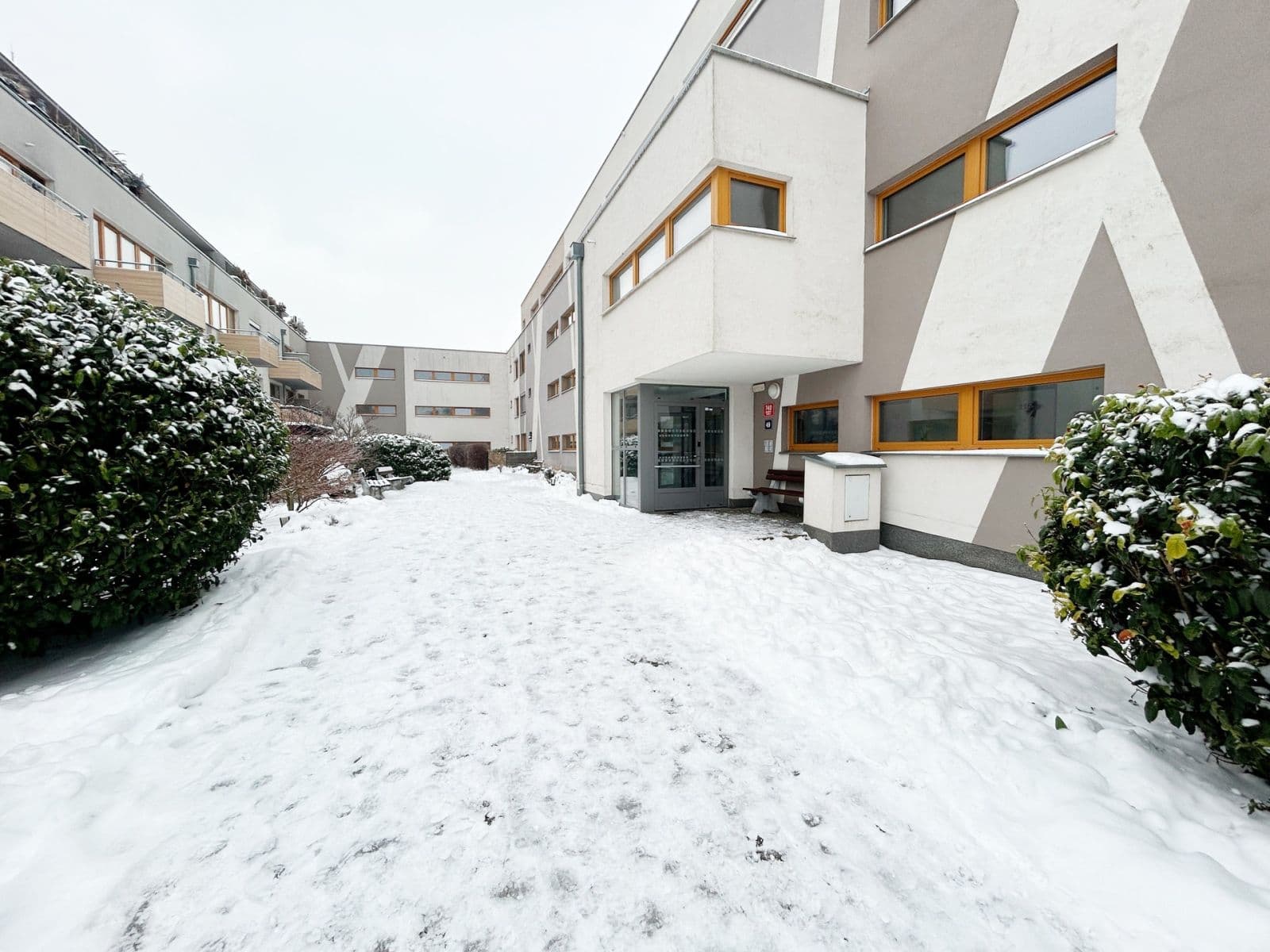 Pronájem bytu 3+kk 32 m², U Hostavického potoka, Praha, Praha Pronájem bytu 3+kk 32 m², U Hostavického potoka, Praha, Praha