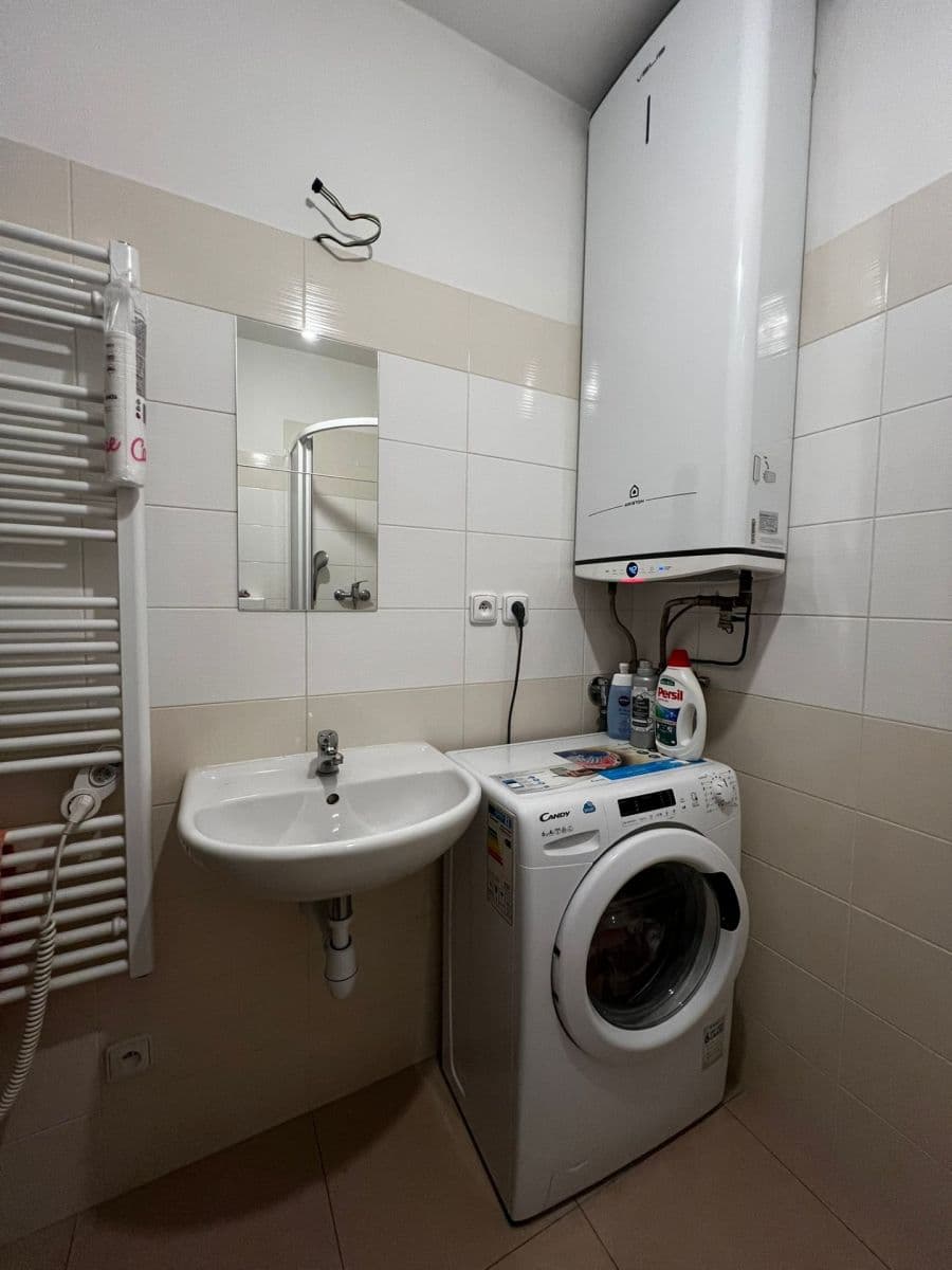 Pronájem bytu 1+kk 30 m², U Křížku, Praha, Praha Pronájem bytu 1+kk 30 m², U Křížku, Praha, Praha