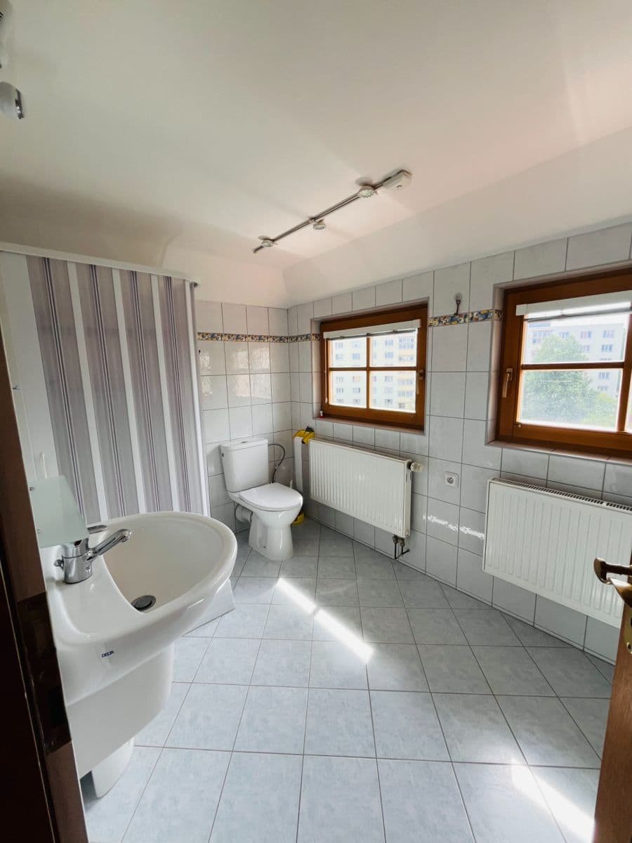 Pronájem bytu 4+1 190 m², Písečná, Cheb, Karlovarský kraj Pronájem bytu 4+1 190 m², Písečná, Cheb, Karlovarský kraj