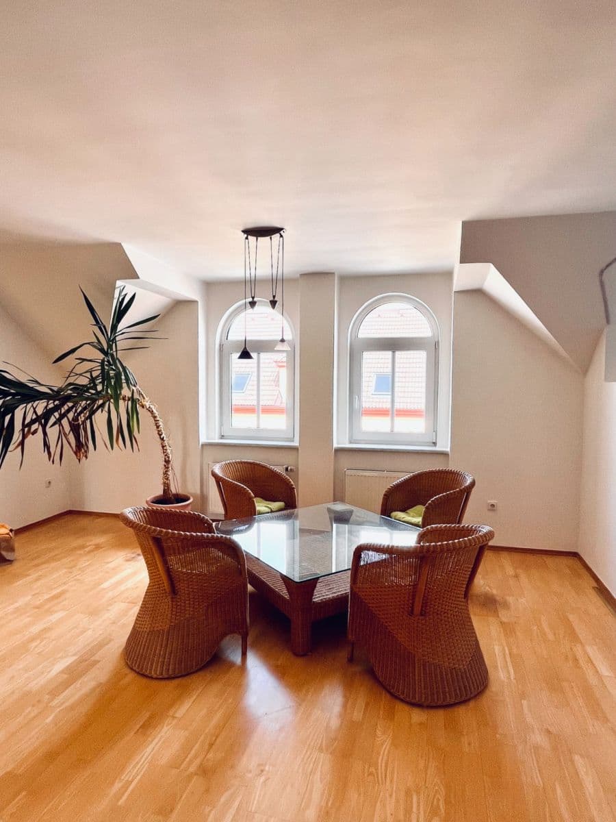 Pronájem bytu 4+1 190 m², Písečná, Cheb, Karlovarský kraj Pronájem bytu 4+1 190 m², Písečná, Cheb, Karlovarský kraj