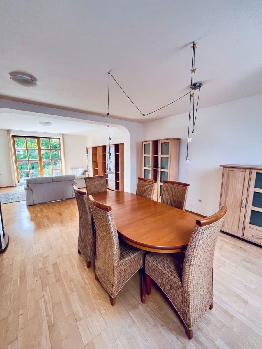 Pronájem bytu 4+1 190 m², Písečná, Cheb, Karlovarský kraj Pronájem bytu 4+1 190 m², Písečná, Cheb, Karlovarský kraj