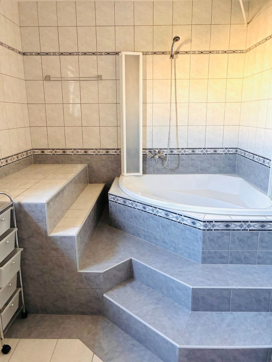 Pronájem bytu 4+1 190 m², Písečná, Cheb, Karlovarský kraj Pronájem bytu 4+1 190 m², Písečná, Cheb, Karlovarský kraj