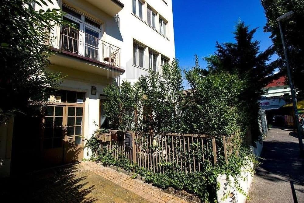 Pronájem bytu Garsoniéra 17 m², Jedlíkova, Bratislava - mestská časť Staré Mesto, Bratislavský kraj Pronájem bytu Garsoniéra 17 m², Jedlíkova, Bratislava - mestská časť Staré Mesto, Bratislavský kraj