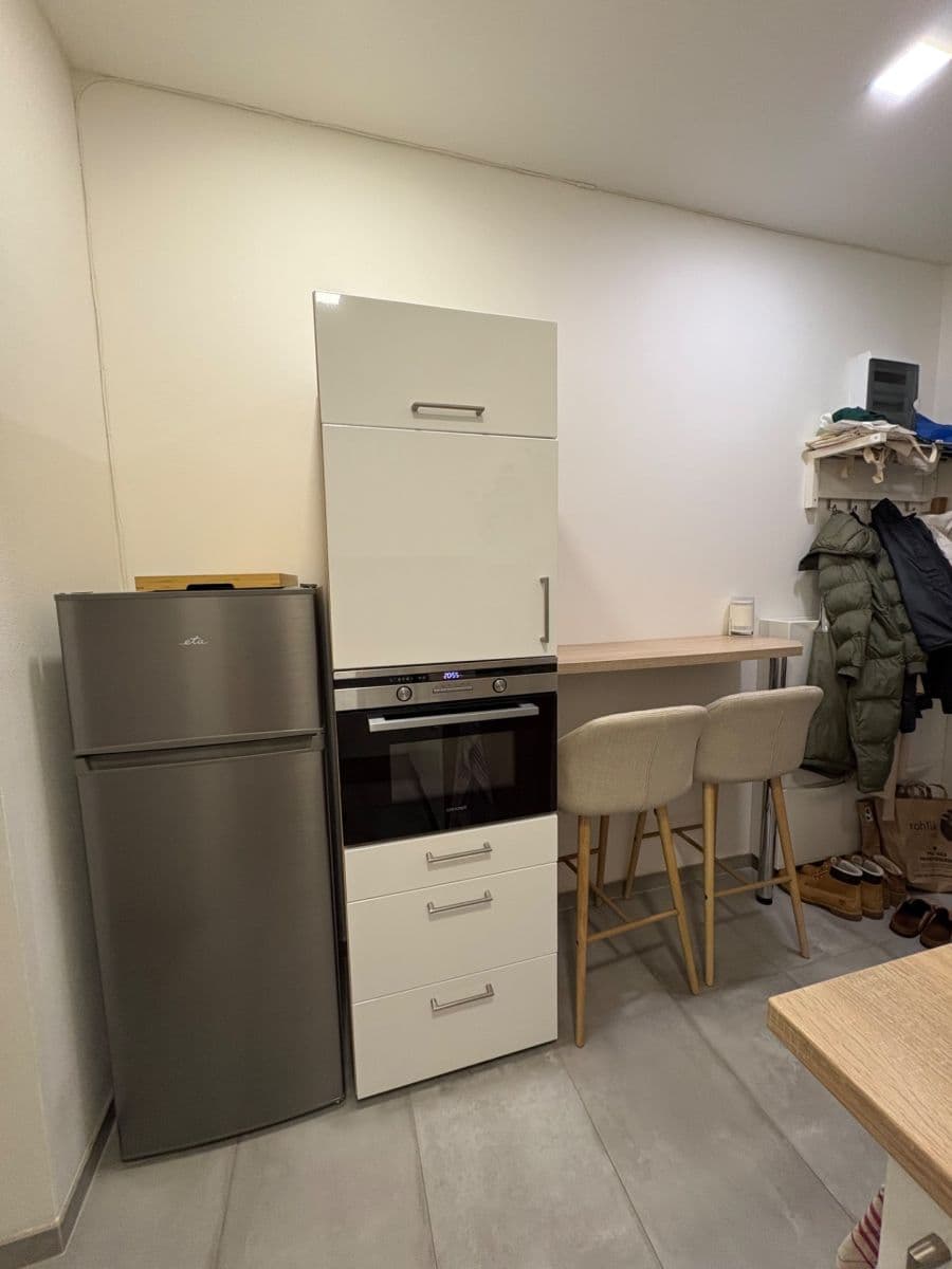 Pronájem bytu 1+1 33 m², Komárovská, Brno, Jihomoravský kraj Pronájem bytu 1+1 33 m², Komárovská, Brno, Jihomoravský kraj