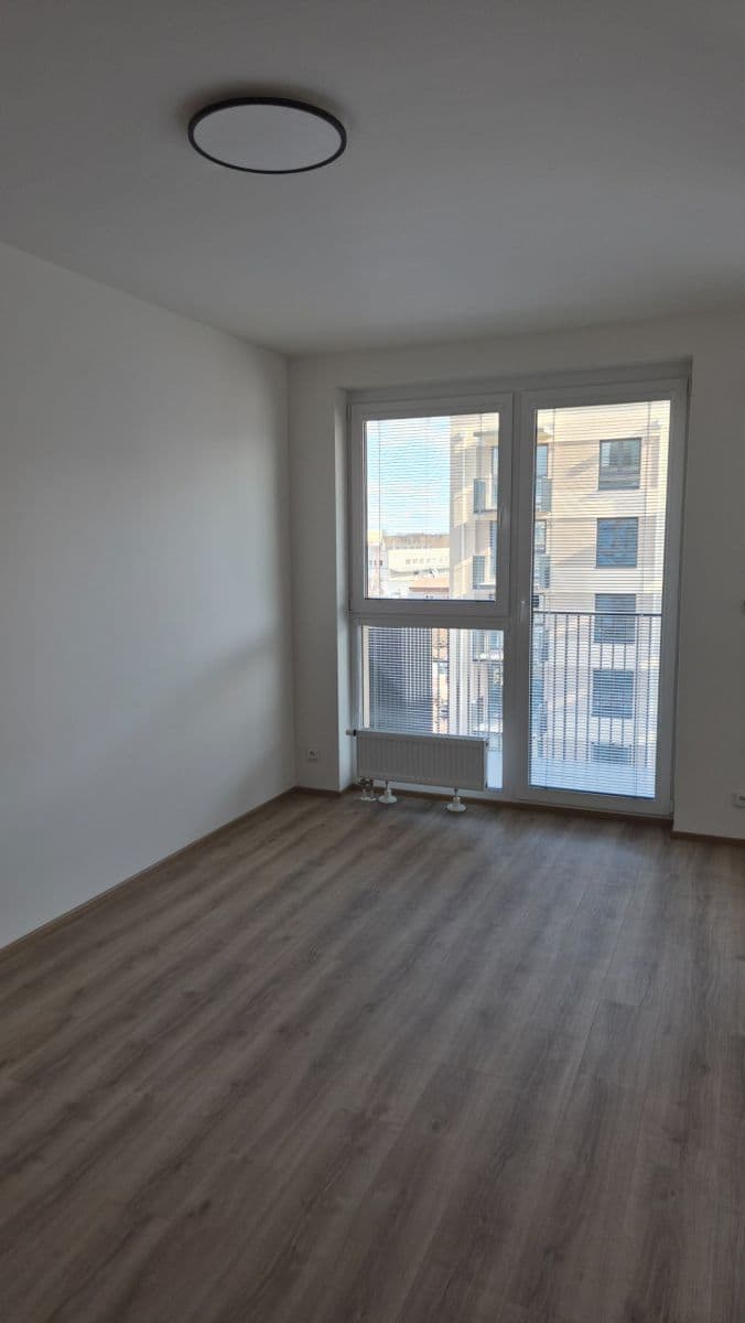 Pronájem bytu 1+kk 38 m², Nádražní, Kralupy nad Vltavou, Středočeský kraj Pronájem bytu 1+kk 38 m², Nádražní, Kralupy nad Vltavou, Středočeský kraj