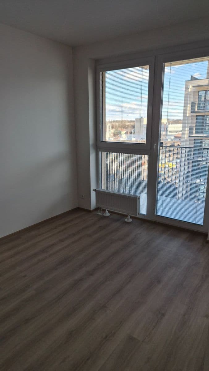 Pronájem bytu 1+kk 38 m², Nádražní, Kralupy nad Vltavou, Středočeský kraj Pronájem bytu 1+kk 38 m², Nádražní, Kralupy nad Vltavou, Středočeský kraj