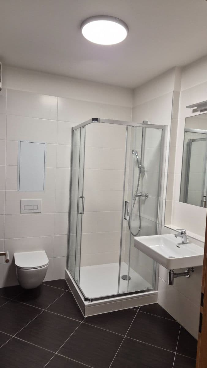 Pronájem bytu 1+kk 38 m², Nádražní, Kralupy nad Vltavou, Středočeský kraj Pronájem bytu 1+kk 38 m², Nádražní, Kralupy nad Vltavou, Středočeský kraj