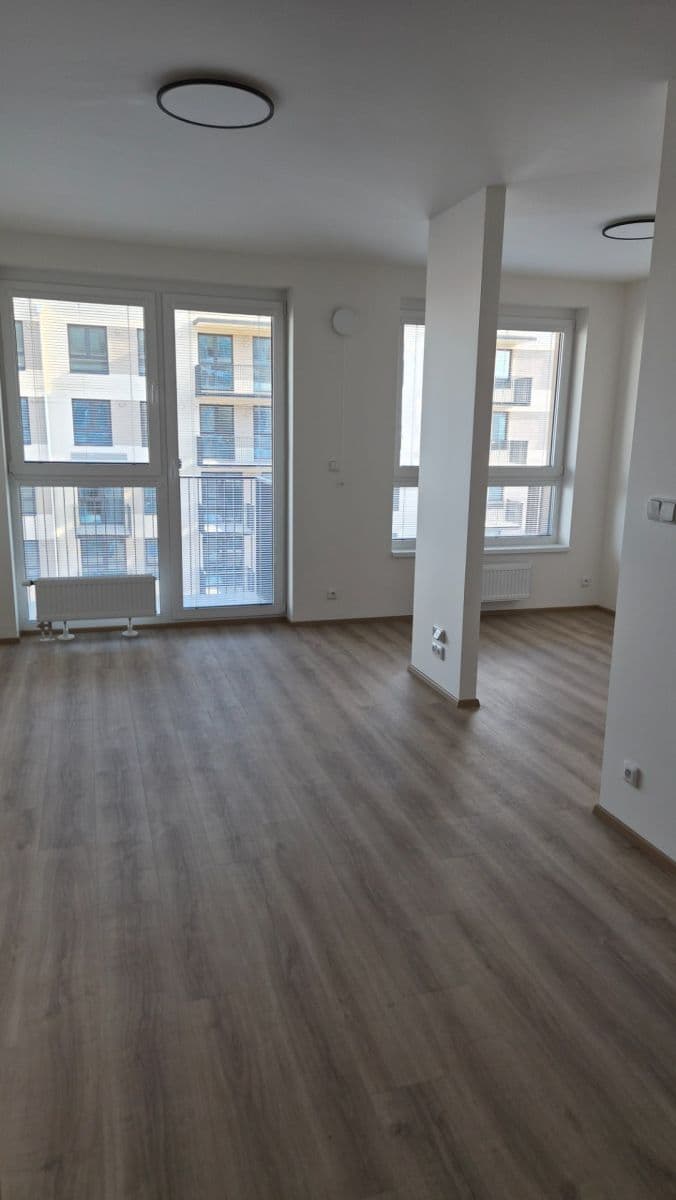 Pronájem bytu 1+kk 38 m², Nádražní, Kralupy nad Vltavou, Středočeský kraj Pronájem bytu 1+kk 38 m², Nádražní, Kralupy nad Vltavou, Středočeský kraj