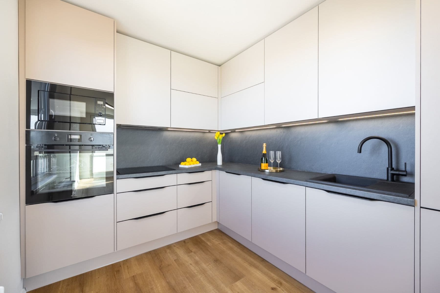Prodej bytu 3+kk 79 m², Rembrandtova, Praha, Praha Prodej bytu 3+kk 79 m², Rembrandtova, Praha, Praha