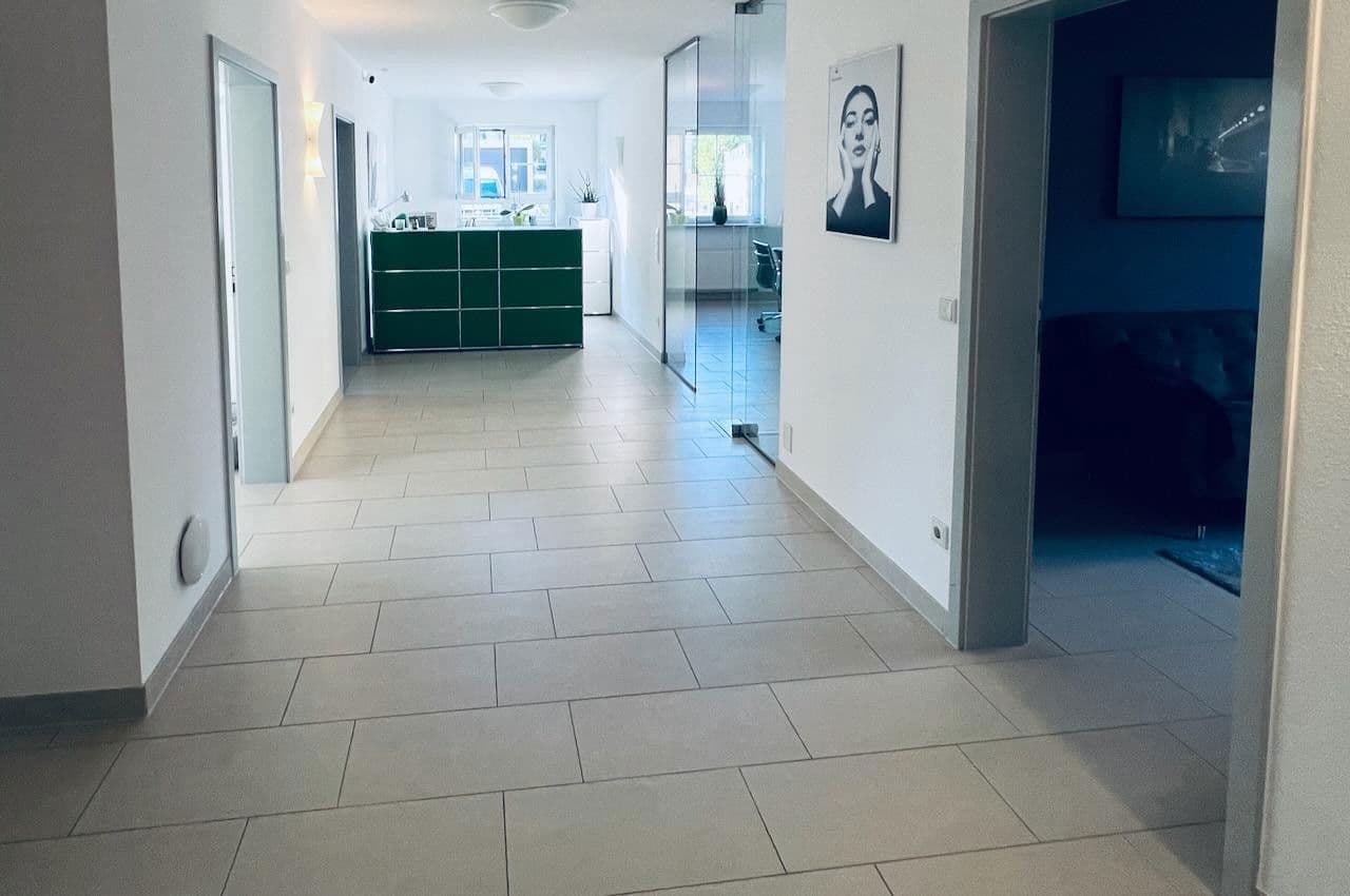 Pronájem kanceláře 200 m², Schloßstr. 26, Neuhausen auf den Fildern, Bádensko-Württembersko Pronájem kanceláře 200 m², Schloßstr. 26, Neuhausen auf den Fildern, Bádensko-Württembersko