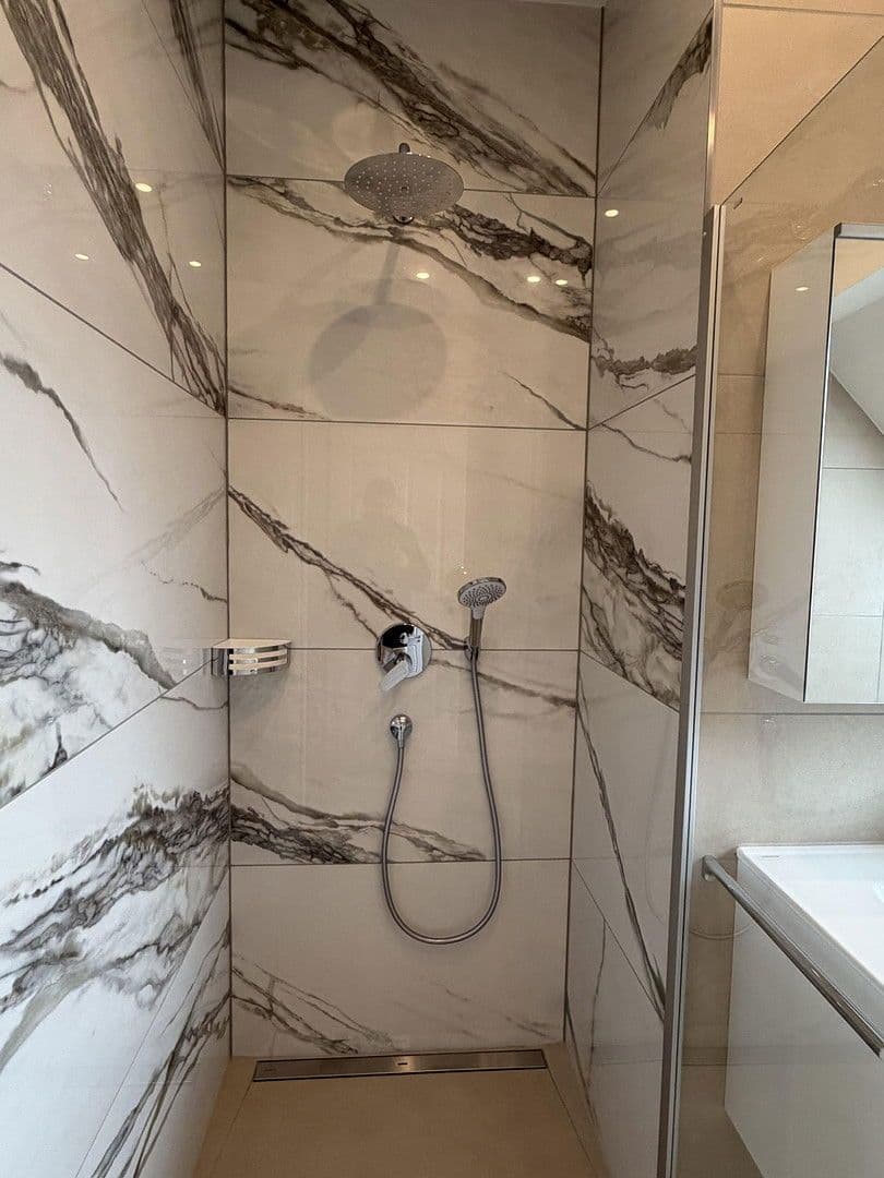 Pronájem bytu 3+1 80 m², Ebersstraße 58, Berlin, Berlín Pronájem bytu 3+1 80 m², Ebersstraße 58, Berlin, Berlín