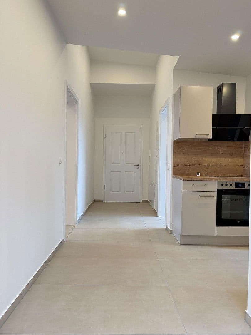 Pronájem bytu 3+1 80 m², Ebersstraße 58, Berlin, Berlín Pronájem bytu 3+1 80 m², Ebersstraße 58, Berlin, Berlín