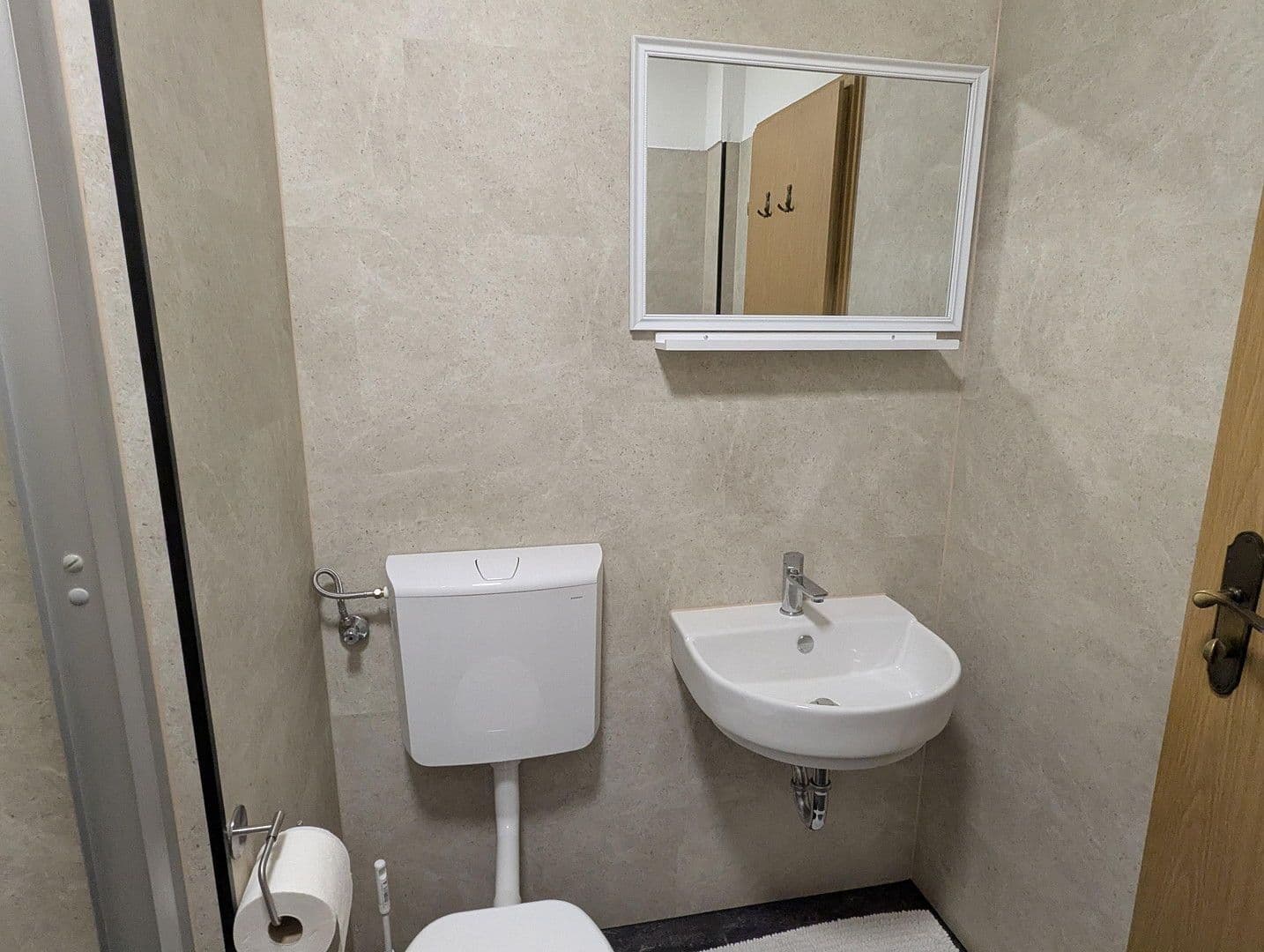 Prodej bytu 1+1 32 m², Karlsbaderstraße 7, Ludwigshafen, Porýní-Falc Prodej bytu 1+1 32 m², Karlsbaderstraße 7, Ludwigshafen, Porýní-Falc