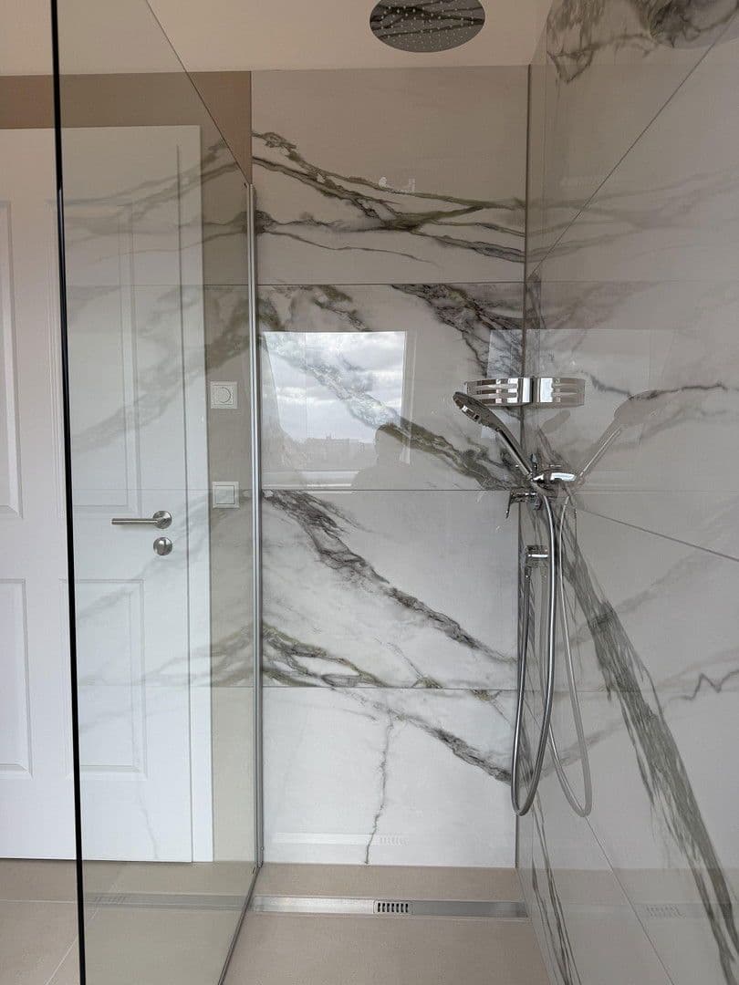 Pronájem bytu 3+1 70 m², Ebersstraße 58, Berlin, Berlín Pronájem bytu 3+1 70 m², Ebersstraße 58, Berlin, Berlín