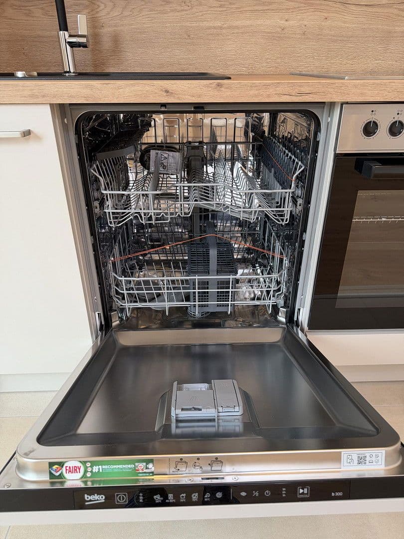 Pronájem bytu 3+1 75 m², Ebersstraße 58, Berlin, Berlín Pronájem bytu 3+1 75 m², Ebersstraße 58, Berlin, Berlín