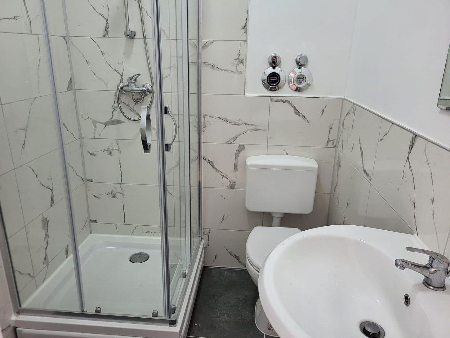 Pronájem bytu 1+1 27 m², Bonn, Severní Porýní-Vestfálsko Pronájem bytu 1+1 27 m², Bonn, Severní Porýní-Vestfálsko