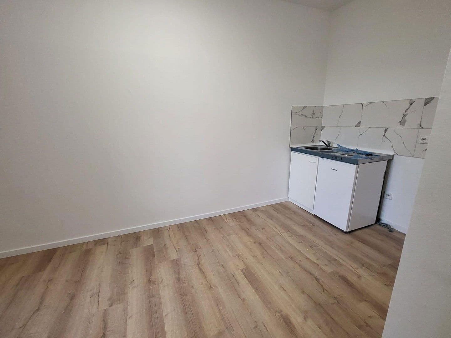 Pronájem bytu 2+1 26 m², Köln, Severní Porýní-Vestfálsko Pronájem bytu 2+1 26 m², Köln, Severní Porýní-Vestfálsko