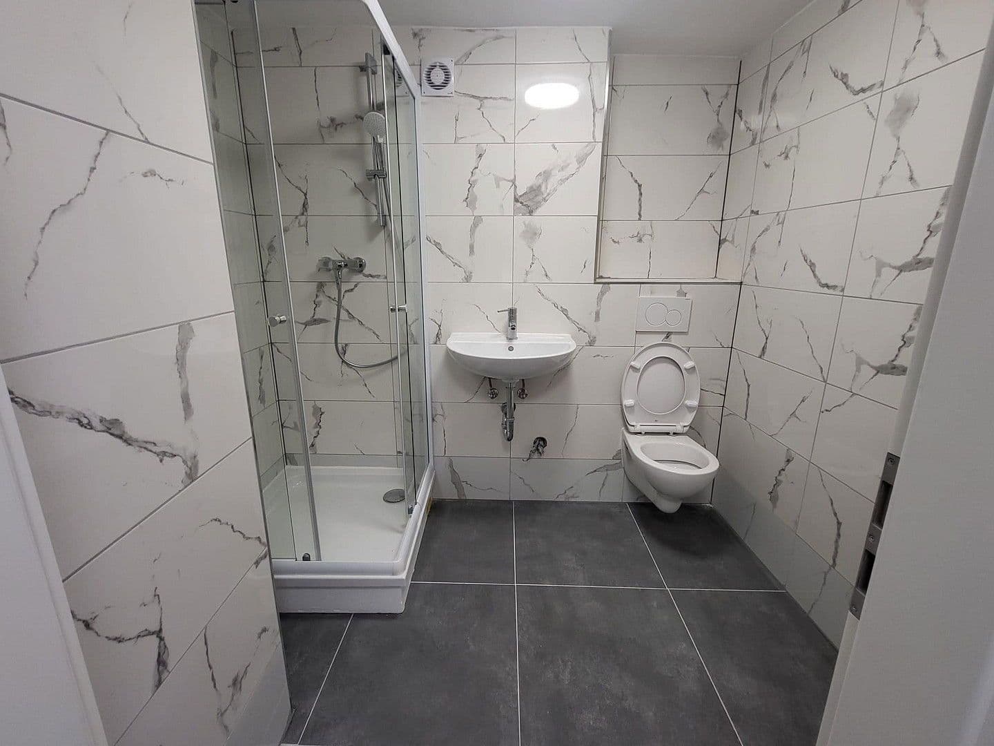 Pronájem bytu 2+1 26 m², Köln, Severní Porýní-Vestfálsko Pronájem bytu 2+1 26 m², Köln, Severní Porýní-Vestfálsko