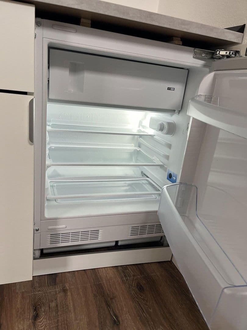 Pronájem bytu 1+1 33 m², Kölner Landstraße, Düsseldorf, Severní Porýní-Vestfálsko Pronájem bytu 1+1 33 m², Kölner Landstraße, Düsseldorf, Severní Porýní-Vestfálsko