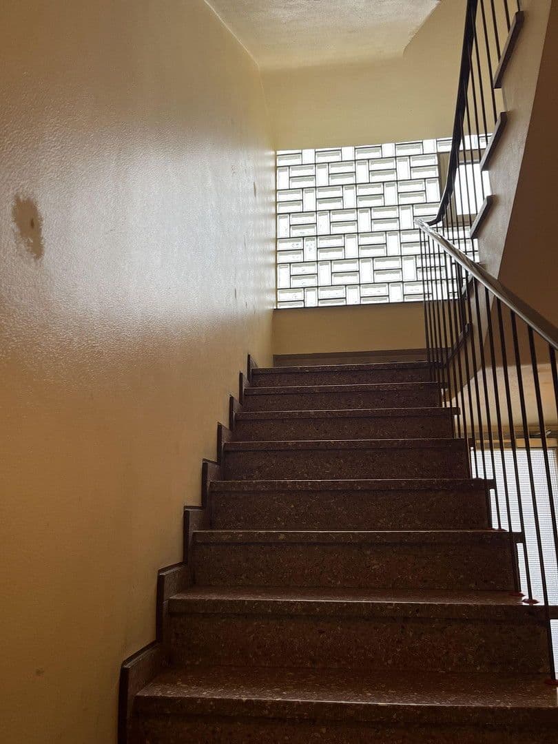 Pronájem bytu 1+1 33 m², Kölner Landstraße, Düsseldorf, Severní Porýní-Vestfálsko Pronájem bytu 1+1 33 m², Kölner Landstraße, Düsseldorf, Severní Porýní-Vestfálsko