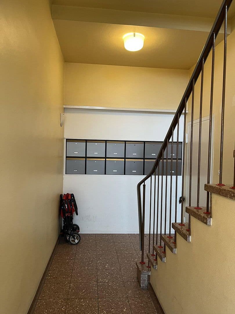 Pronájem bytu 1+1 33 m², Kölner Landstraße, Düsseldorf, Severní Porýní-Vestfálsko Pronájem bytu 1+1 33 m², Kölner Landstraße, Düsseldorf, Severní Porýní-Vestfálsko