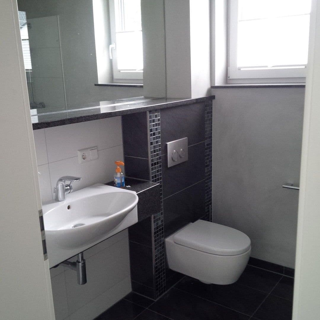 Prodej domu 220 m², pozemek 600 m², Kleines Wiesental, Bádensko-Württembersko Prodej domu 220 m², pozemek 600 m², Kleines Wiesental, Bádensko-Württembersko