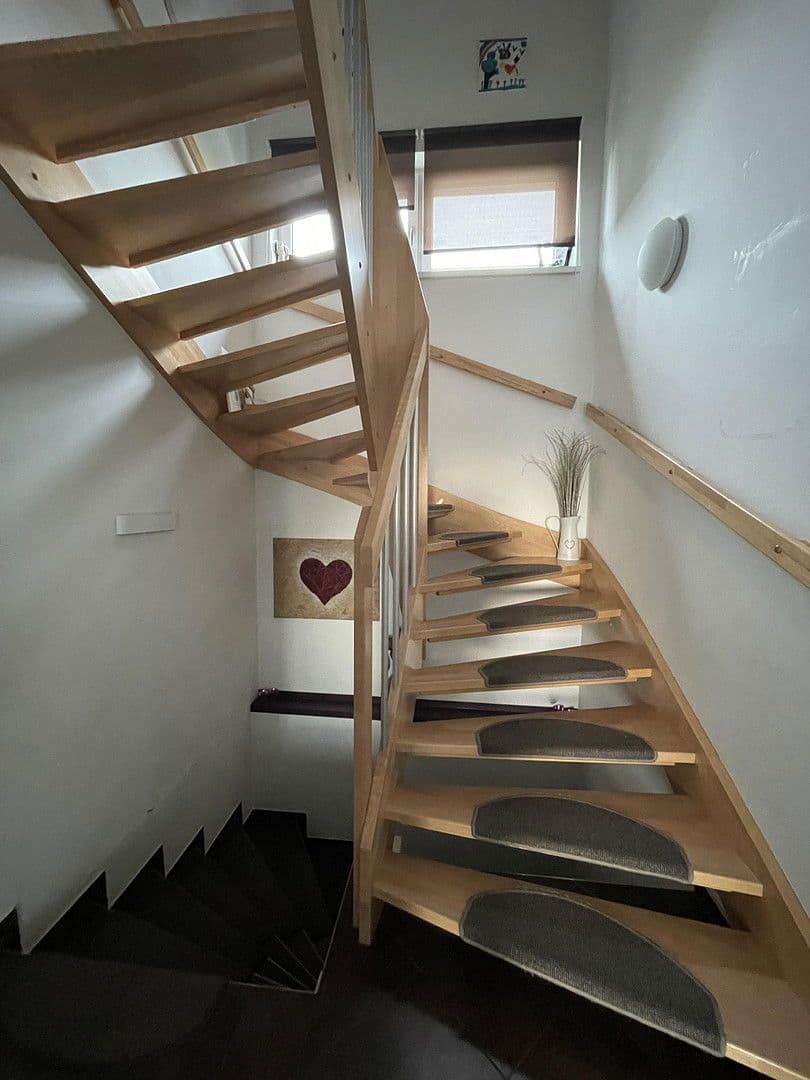 Prodej domu 154 m², pozemek 1.000 m², Sonnenweg 3, Wiesfleck, Hradsko Prodej domu 154 m², pozemek 1.000 m², Sonnenweg 3, Wiesfleck, Hradsko