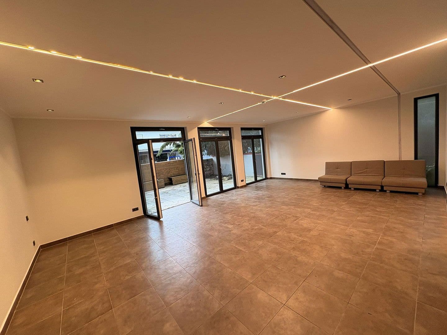 Pronájem bytu 2+1 80 m², Oppenheim, Porýní-Falc Pronájem bytu 2+1 80 m², Oppenheim, Porýní-Falc