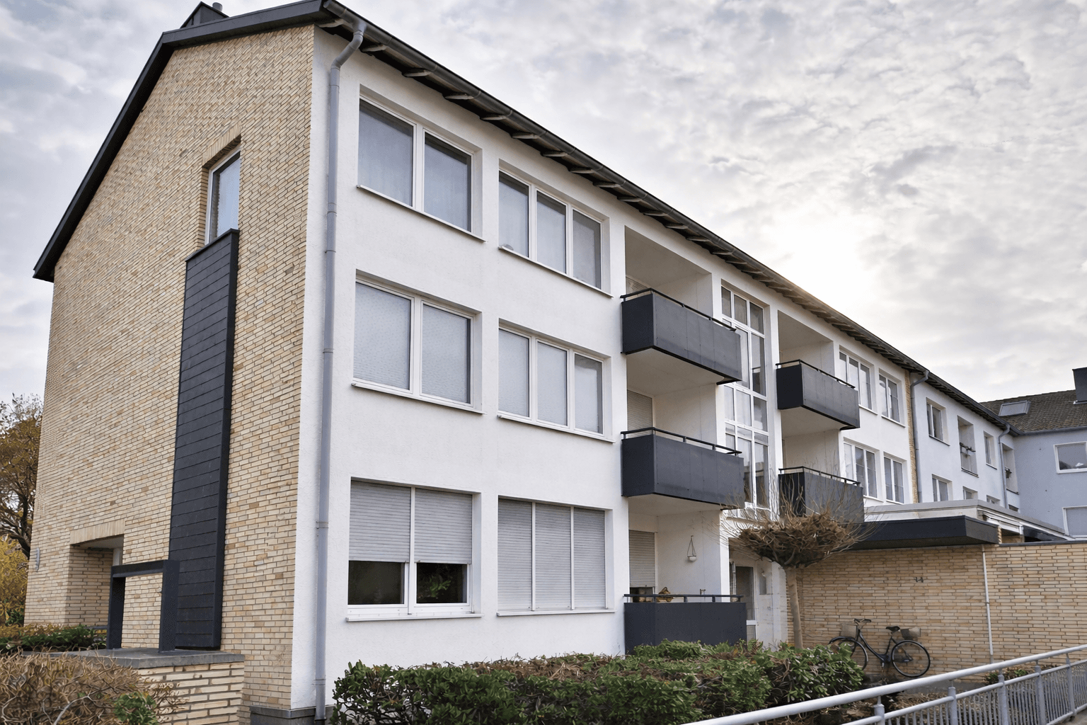 Prodej domu 900 m², pozemek 1.100 m², Kunibertstraße, Hilden, Severní Porýní-Vestfálsko Prodej domu 900 m², pozemek 1.100 m², Kunibertstraße, Hilden, Severní Porýní-Vestfálsko