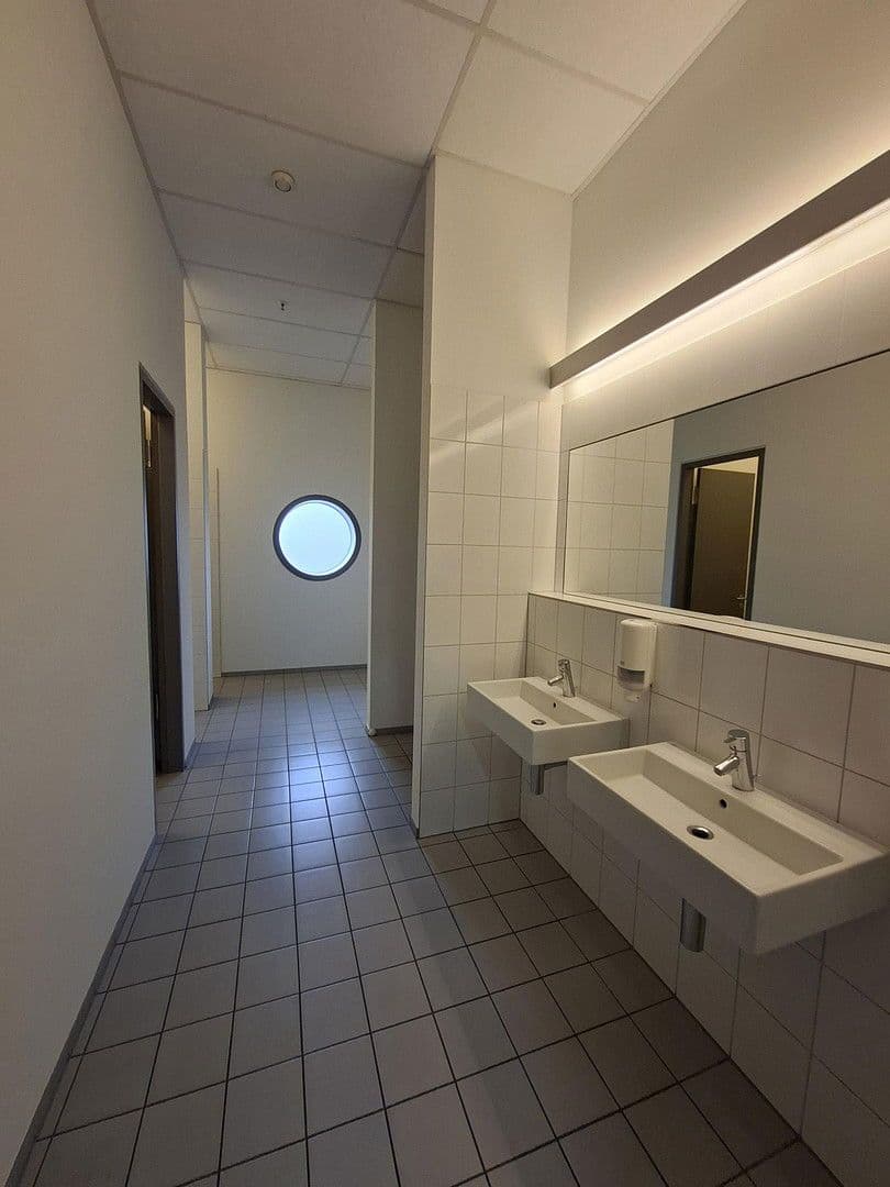 Pronájem kanceláře 371 m², Weil am Rhein, Bádensko-Württembersko Pronájem kanceláře 371 m², Weil am Rhein, Bádensko-Württembersko