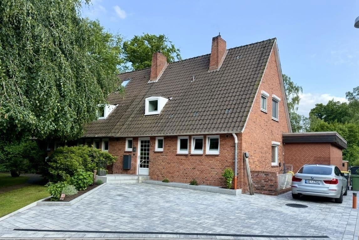 Prodej domu 125 m², pozemek 718 m², Neumünster, Šlesvicko-Holštýnsko Prodej domu 125 m², pozemek 718 m², Neumünster, Šlesvicko-Holštýnsko