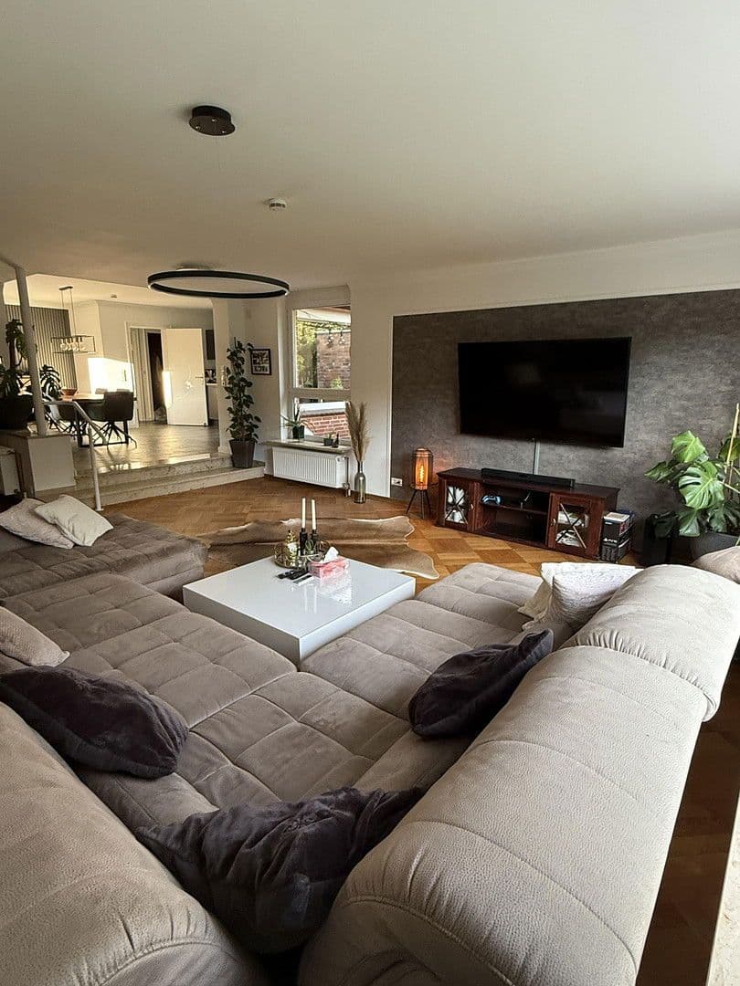 Prodej domu 125 m², pozemek 718 m², Neumünster, Šlesvicko-Holštýnsko Prodej domu 125 m², pozemek 718 m², Neumünster, Šlesvicko-Holštýnsko