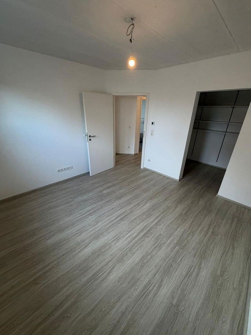 Prodej bytu 3+kk 90 m², Biebesheim am Rhein, Hessen Prodej bytu 3+kk 90 m², Biebesheim am Rhein, Hessen