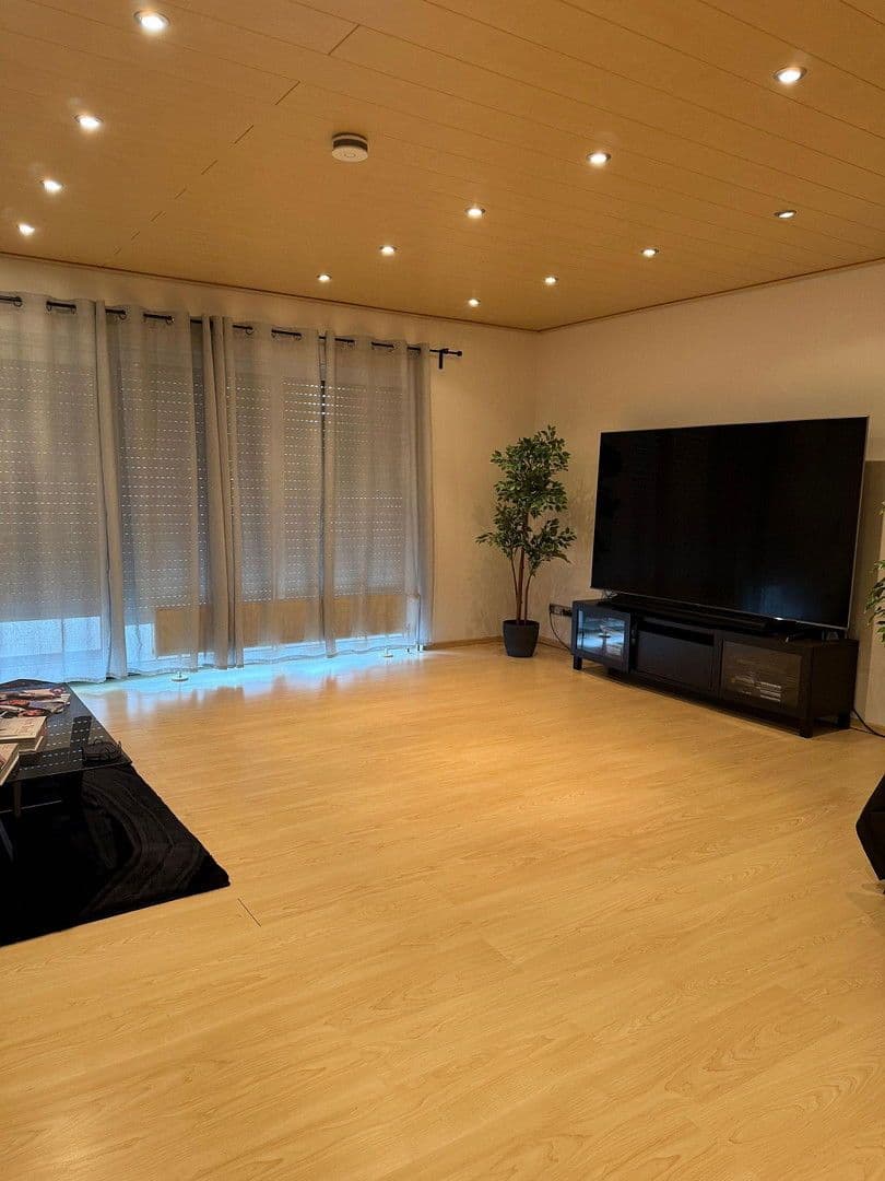 Pronájem bytu 2+1 93 m², Raunheim, Hessen Pronájem bytu 2+1 93 m², Raunheim, Hessen