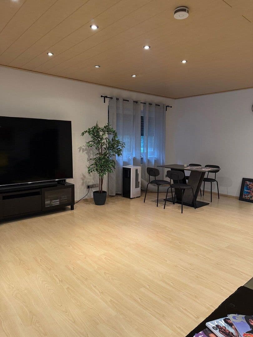 Pronájem bytu 2+1 93 m², Raunheim, Hessen Pronájem bytu 2+1 93 m², Raunheim, Hessen