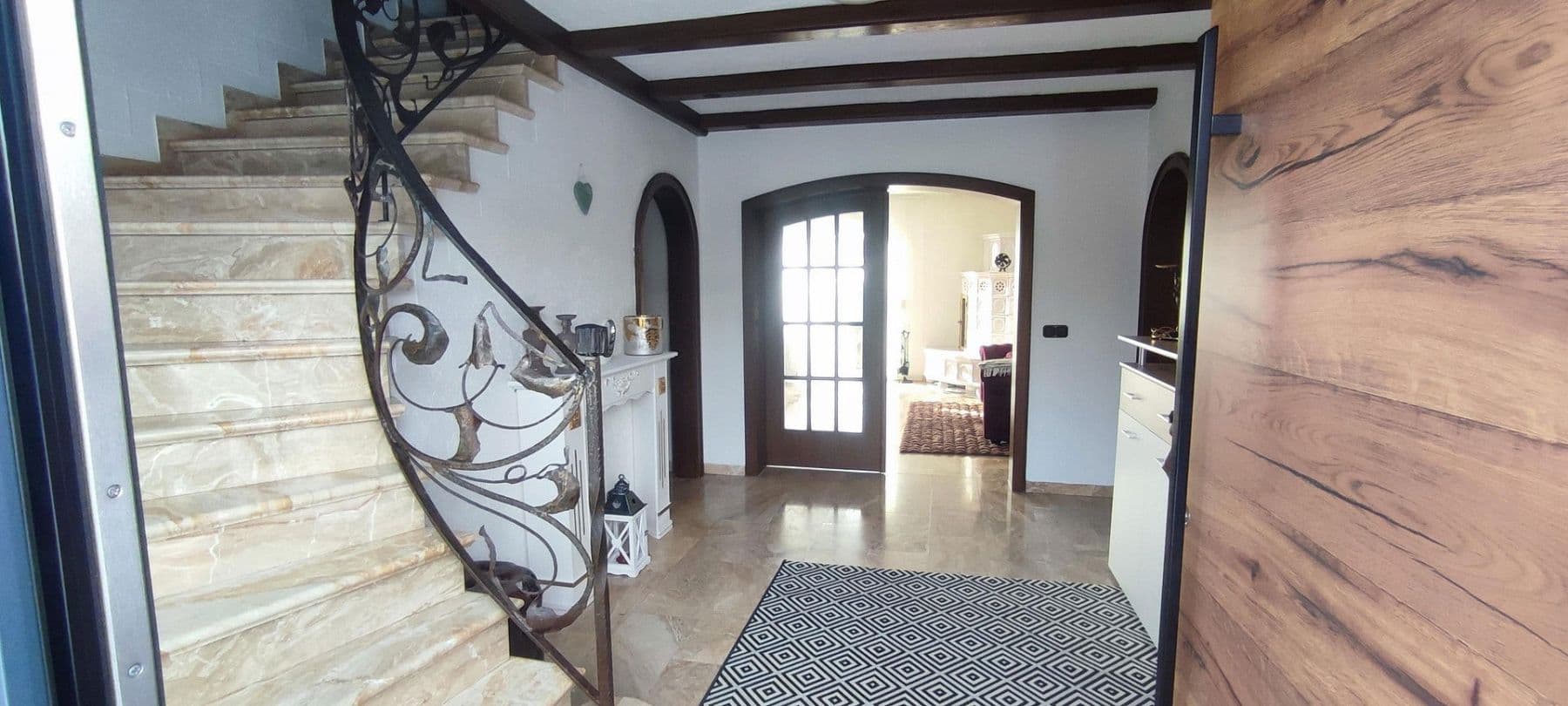 Prodej domu 253 m², pozemek 1.300 m², Monheim, Bavorsko Prodej domu 253 m², pozemek 1.300 m², Monheim, Bavorsko