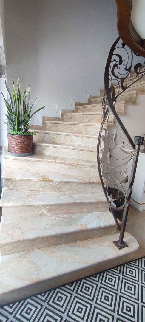 Prodej domu 253 m², pozemek 1.300 m², Monheim, Bavorsko Prodej domu 253 m², pozemek 1.300 m², Monheim, Bavorsko