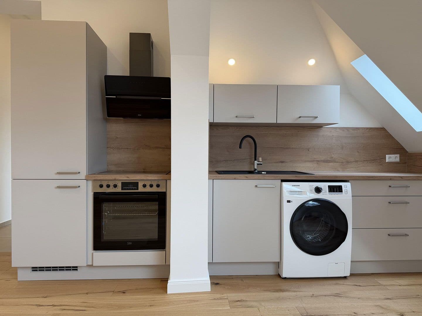 Pronájem bytu 2+1 48 m², Ebersstraße 58, Berlin, Berlín Pronájem bytu 2+1 48 m², Ebersstraße 58, Berlin, Berlín