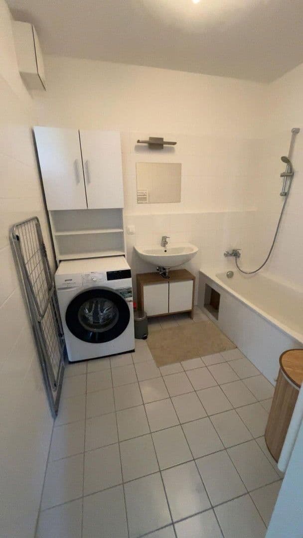 Pronájem bytu 2+1 60 m², Seyringerstraße 5, Floridsdorf, Wien Pronájem bytu 2+1 60 m², Seyringerstraße 5, Floridsdorf, Wien