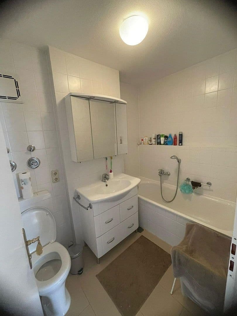 Pronájem bytu 3+1 75 m², Polkostr.38a, München, Bavorsko Pronájem bytu 3+1 75 m², Polkostr.38a, München, Bavorsko