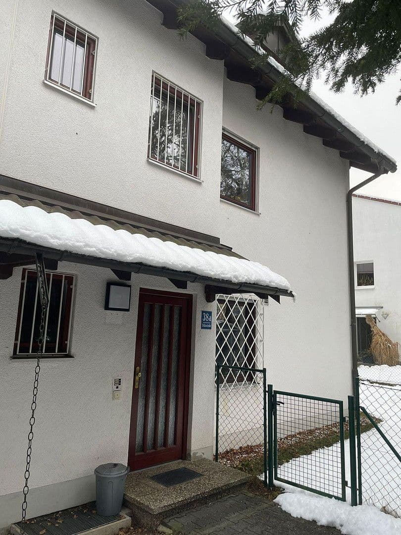 Pronájem bytu 3+1 75 m², Polkostr.38a, München, Bavorsko Pronájem bytu 3+1 75 m², Polkostr.38a, München, Bavorsko