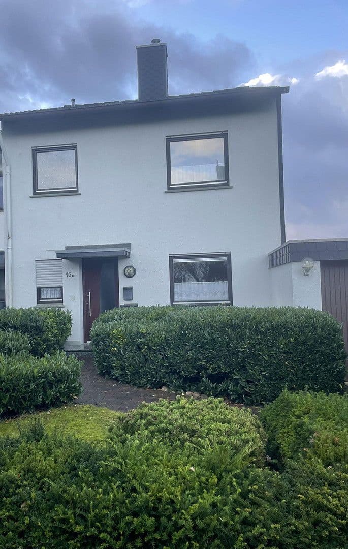 Prodej domu 113 m², pozemek 397 m², Ginsterweg 16a, Detmold, Severní Porýní-Vestfálsko Prodej domu 113 m², pozemek 397 m², Ginsterweg 16a, Detmold, Severní Porýní-Vestfálsko