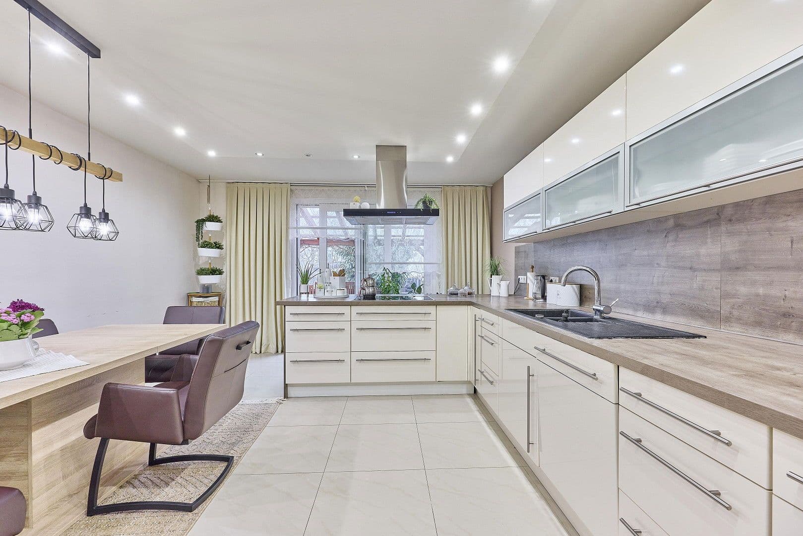 Prodej domu 180 m², pozemek 326 m², Christoph-Kröwerath-Str., 31, Ludwigshafen, Porýní-Falc Prodej domu 180 m², pozemek 326 m², Christoph-Kröwerath-Str., 31, Ludwigshafen, Porýní-Falc