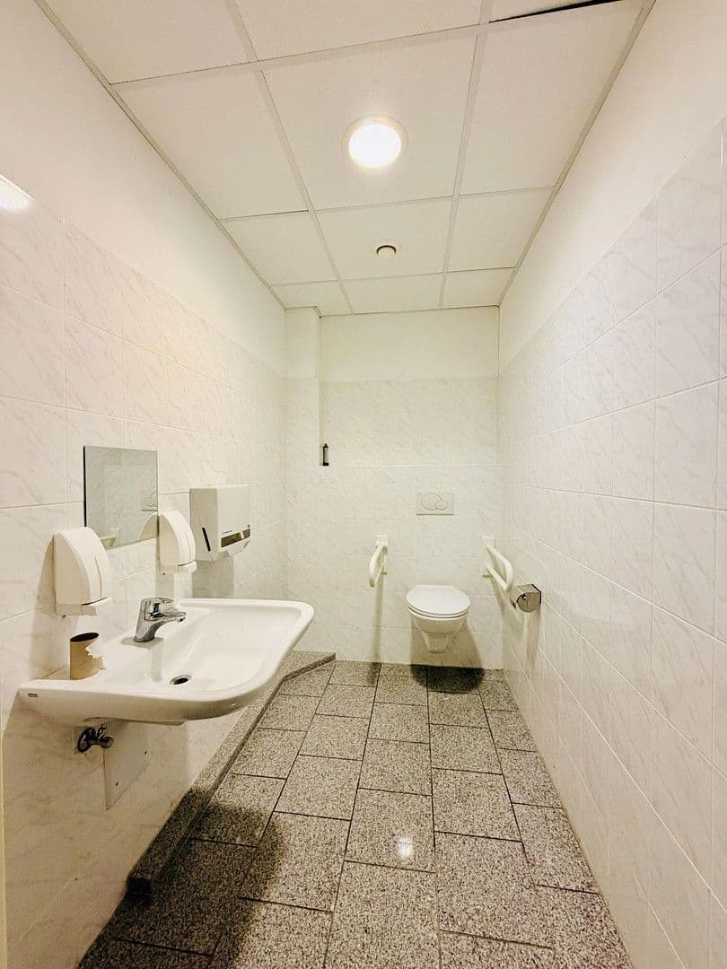 Pronájem nebytového prostoru 230 m², Draisstraße 1, Karlsbad, Bádensko-Württembersko Pronájem nebytového prostoru 230 m², Draisstraße 1, Karlsbad, Bádensko-Württembersko