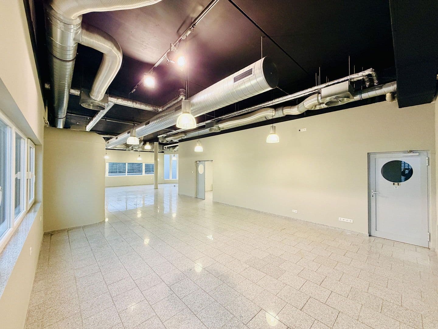 Pronájem nebytového prostoru 230 m², Draisstraße 1, Karlsbad, Bádensko-Württembersko Pronájem nebytového prostoru 230 m², Draisstraße 1, Karlsbad, Bádensko-Württembersko