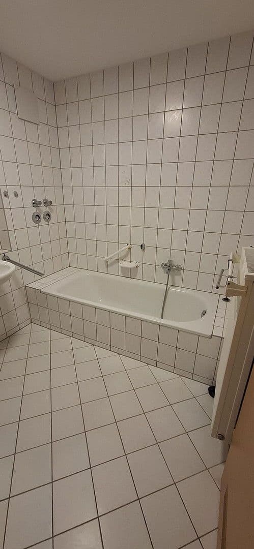 Pronájem bytu 3+1 73 m², Birkenallee 33 A, Bubenreuth, Bavorsko Pronájem bytu 3+1 73 m², Birkenallee 33 A, Bubenreuth, Bavorsko